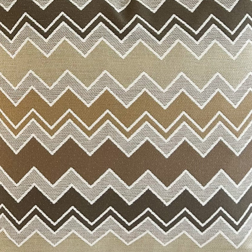 Close up on Zig Zag outdoor fabric 
